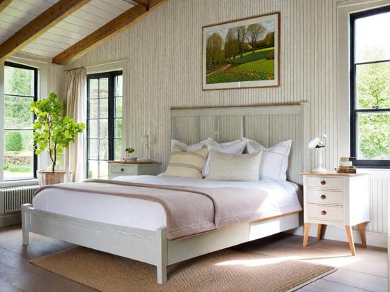 Serene cream bedroom decor