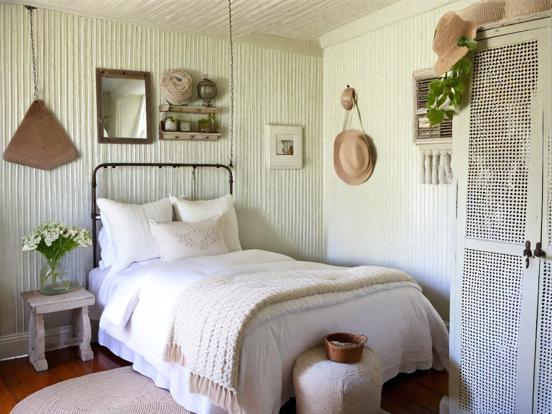 Serene white bedroom decor