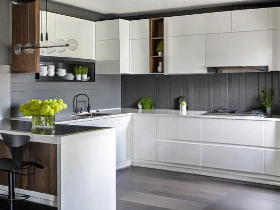 Modern kitchen island bar setup