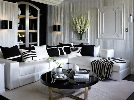 Chic B&W living room decor