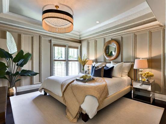 Serene beige bedroom decor