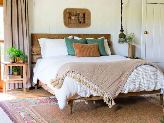 Boho serene bedroom decor