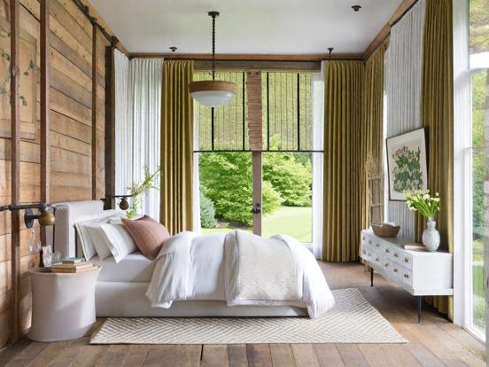 Sunny cozy treehouse bedroom