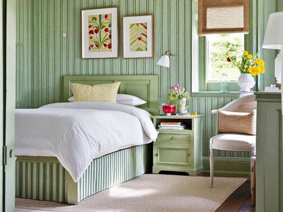 Green serene bedroom decor