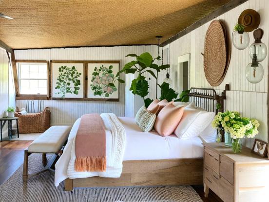 Cozy treehouse bedroom decor