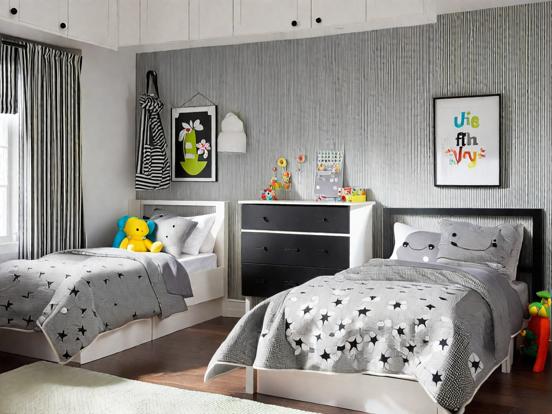 Childs bright twin bedroom