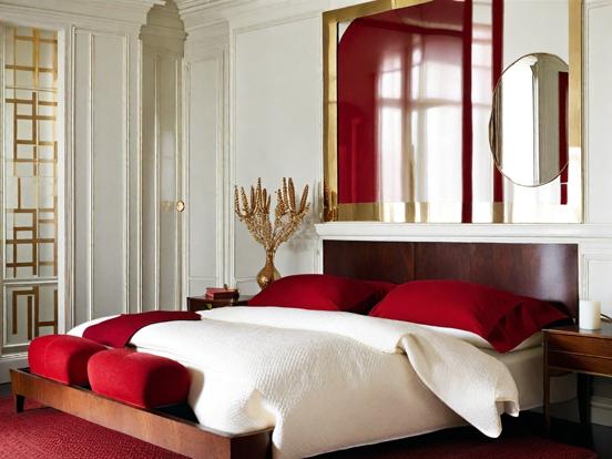 Red white bedroom decor