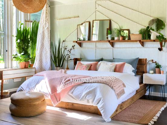 Cozy treehouse bed setup